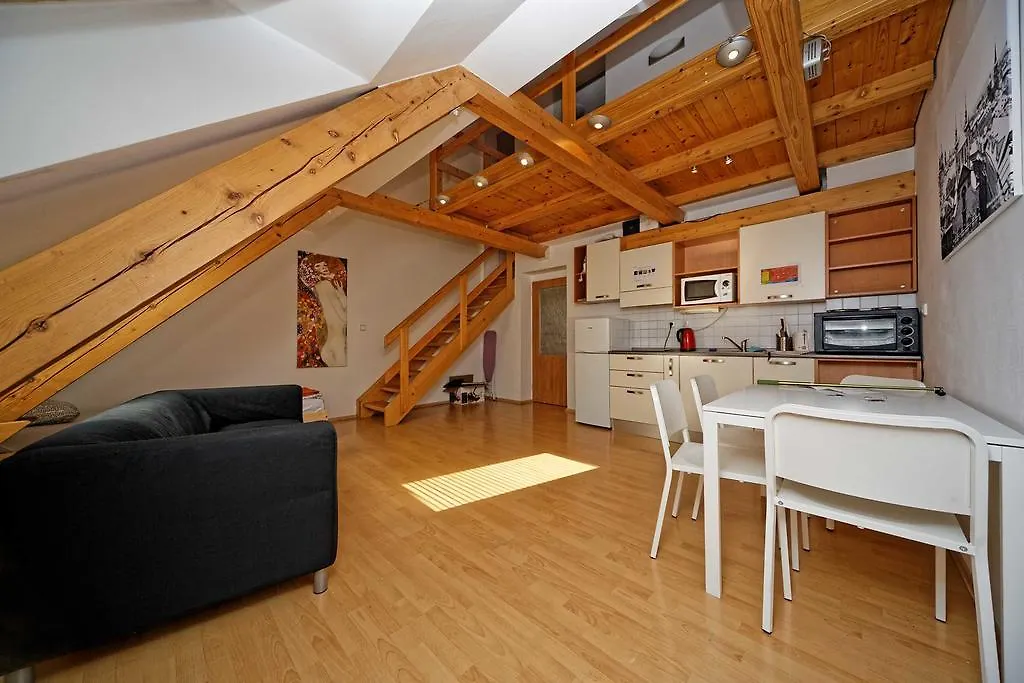 Apartments Safarikova Πράγα