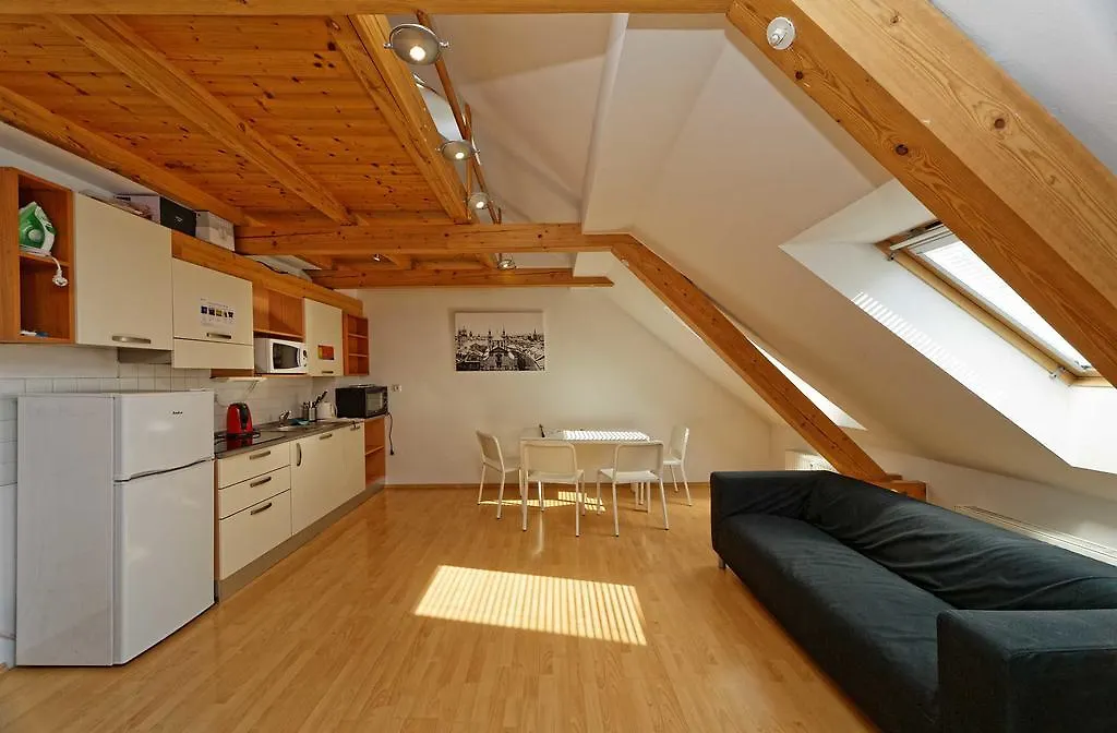 Apartments Safarikova Πράγα