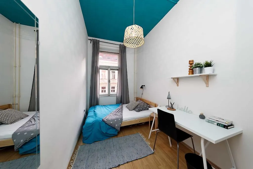 Apartments Safarikova Praga 0*,