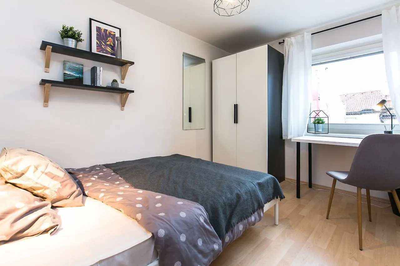 Apartments Safarikova Praga 0*,